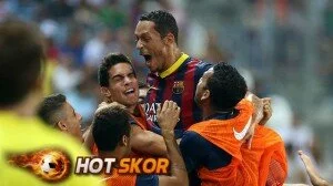 Berkat Adriano Barcelona Menang Telak Melawan Malaga