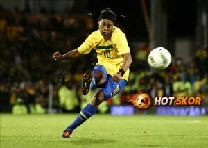 Ronaldinho Belum memikirkan Pensiunnya